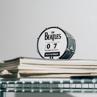 Calendario perpetuo 3D The Beatles · Oficial - vista 7