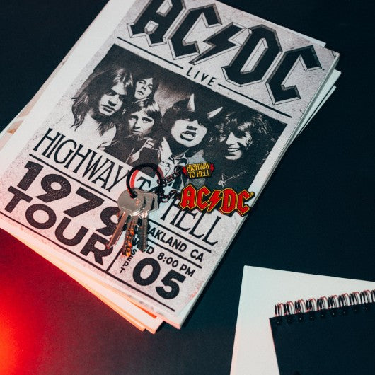 Llavero AC/DC esmaltado · Oficial - vista 3