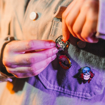 Set de 4 pins Guns N’ Roses esmaltados · Oficial - vista 4