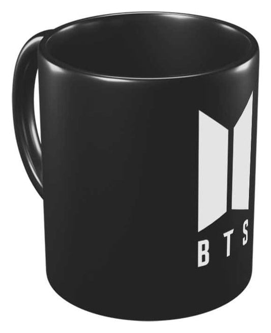 Taza BTS negra con logo blanco 350 ml oficial - vista 1